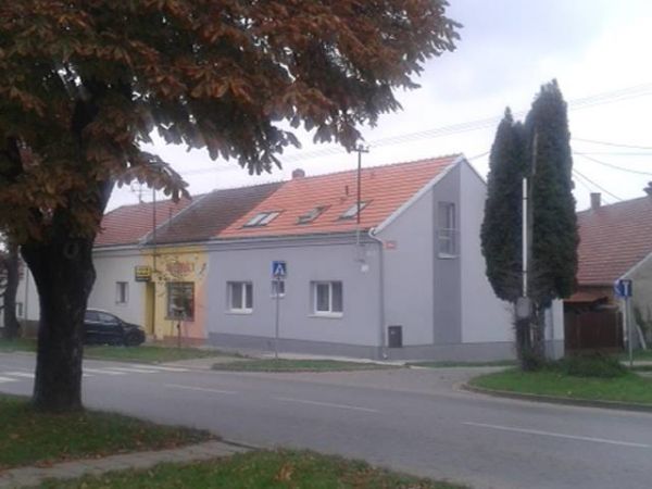 Podkroví a fasáda rodinného domu, Podivín