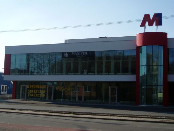 Obchodní centrum M1, Břeclav