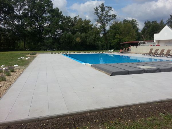 My Hotel, Lednice: bazén a venkovní bar